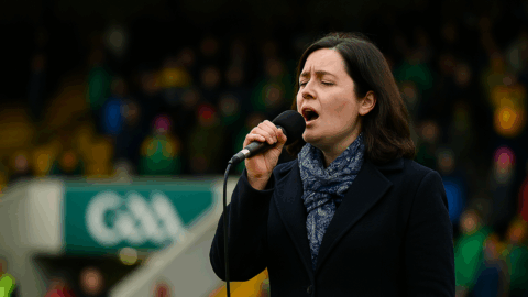 Glaoch ar Phainéal Amhránaithe / Call for Singers’ Panel